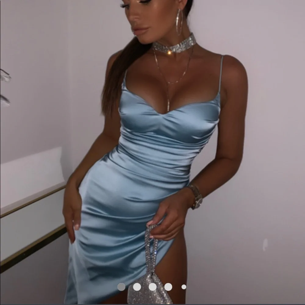 💎Pretty little sin satin extreme slit dress - Picture 5 of 5